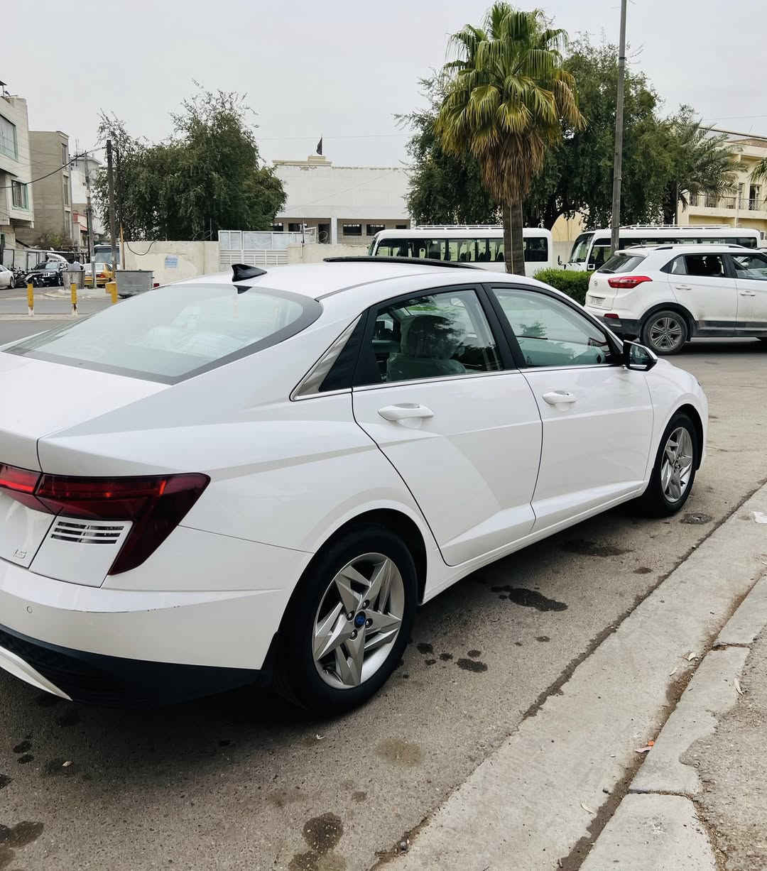 السلام عليكم 😎🔥 بيع فقط 
هونداي اكسنت 2024 خليجي 
رقم بغداد تحويل مباشر ب اسم المشتري 
عداد المسافه 17 الف 
المواصفات 🔰
فتحة سقف 
محرك 1.5 دوش 
تحكمات ستيرن 
شاشه متصله 
تبريد قطعتين 
داخل كريمي 
اشاير ب المري 
سويج شخاطه 
وبعد بيها مواصفات 

 📍 مكان السياره / بغداد الكاظميه 

📞 ***********

📞 ***********
