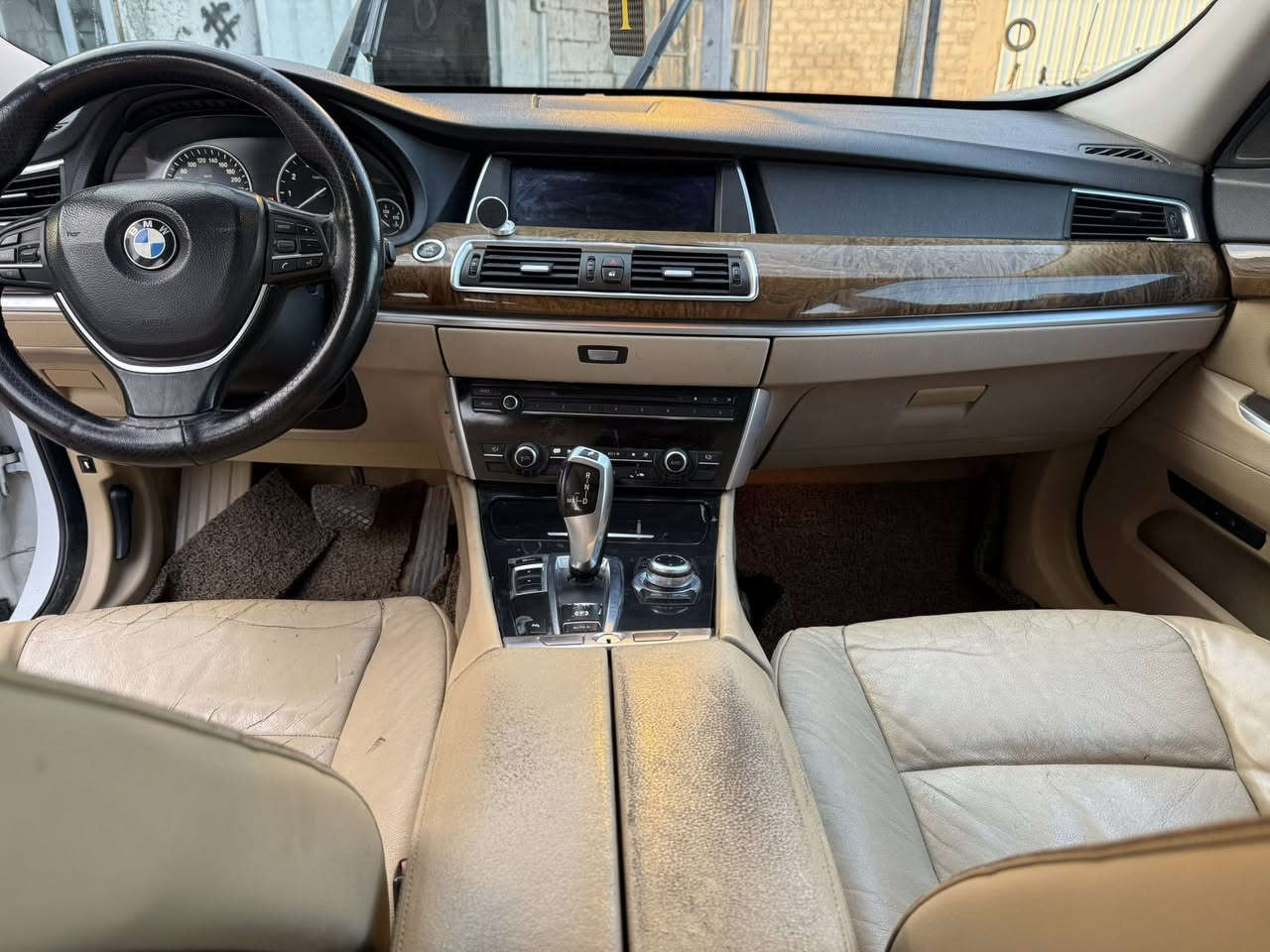 السلام عليكم البيع   BMW  موديل 10/200  535
رقم بغداد سنويه بسمي فول مواصفات تخم تاير جديد 

صدر امامي وخلفي كله جديد مابيها اي نقص خير من الله 

مكينه وكير شرط الفحص كله جديد 🌺سياره جاهزه من كلشي 

سعر 110 وبيها مجال       مكاني بغداد الدوره هوررجب    

هـ. ***********. بي واتساب شراي يتصل ويدلل
