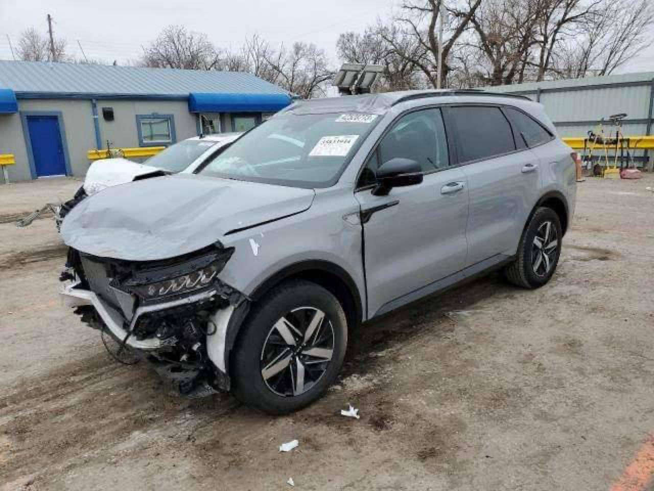 كيا سورنتو للبيع
موديل 2022 
وارد امريكي 
الحادث كما موضح في الصورة 
فول مواصفات 
ماشي 120 الف
سيارة جاهزة من كولشي 
السعر 240 ورقة. 
المكان بغداد 
للتواصل خاص او واتساب على الرقم ***********
