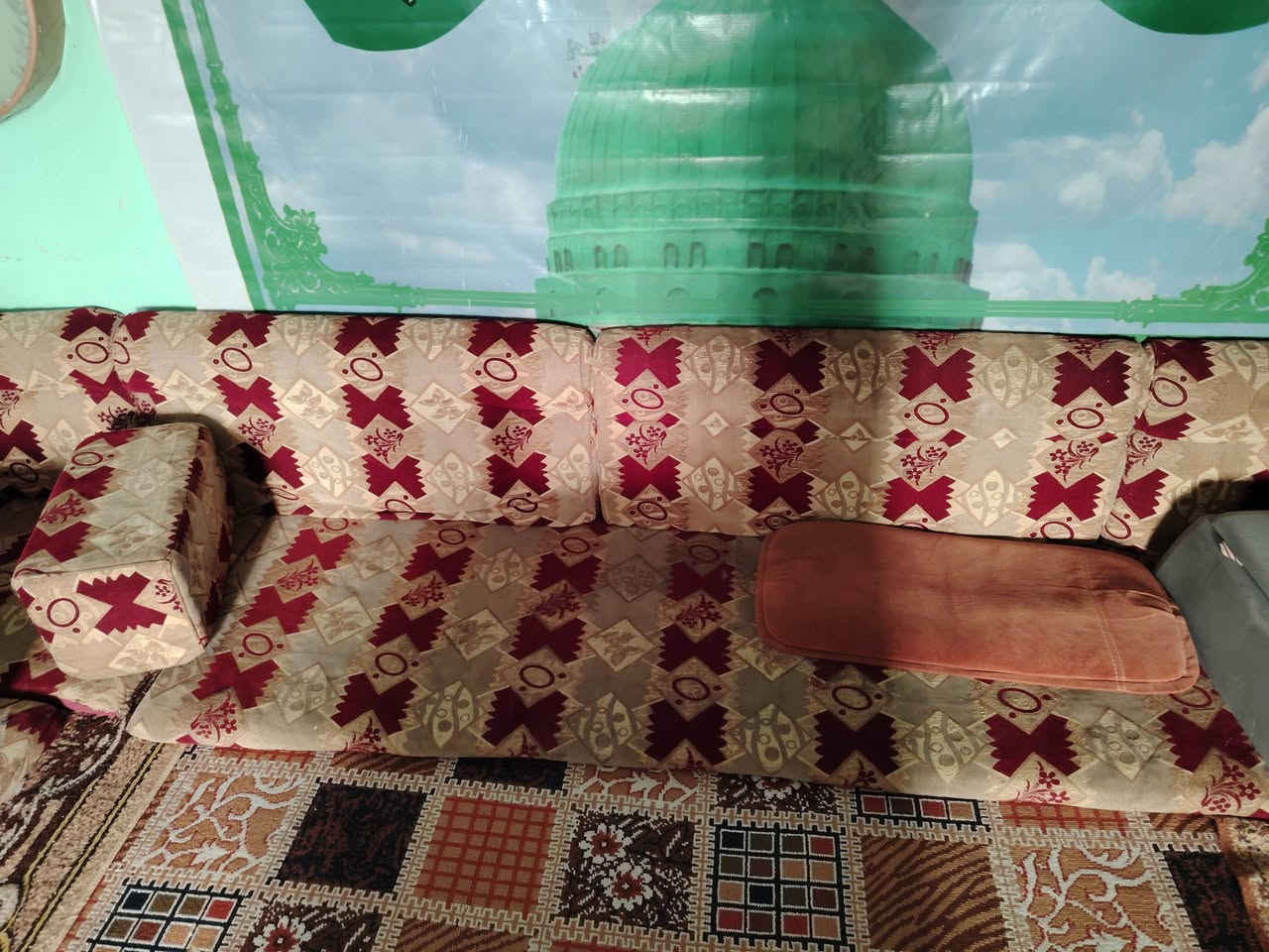 السلام عليكم ورحمة الله وبركاتة ديوان خليجي للبيع
***********
