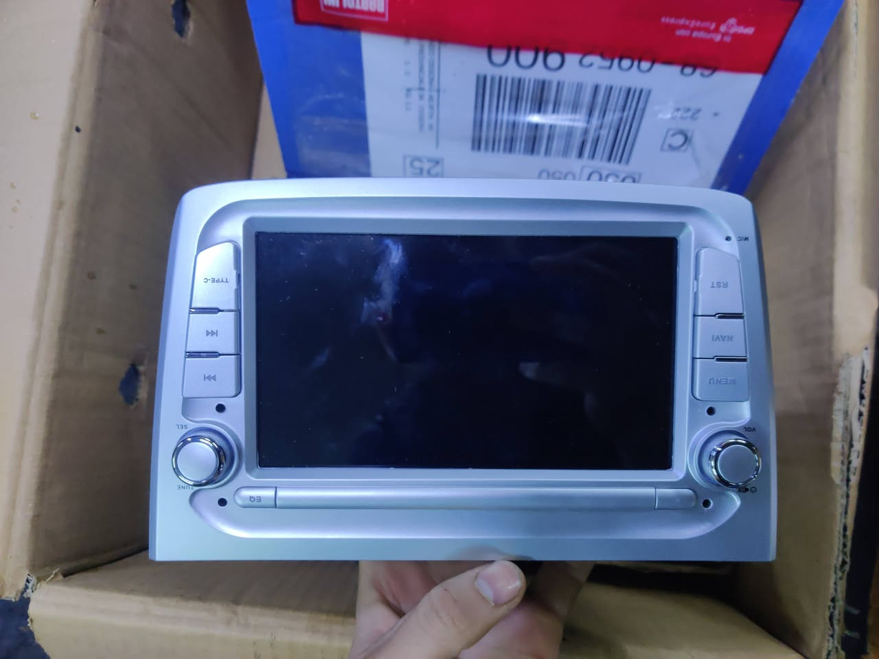 شاشه سياره ذاكره 64 رام 4 سعرها 50,000 وبالعافيه***********
