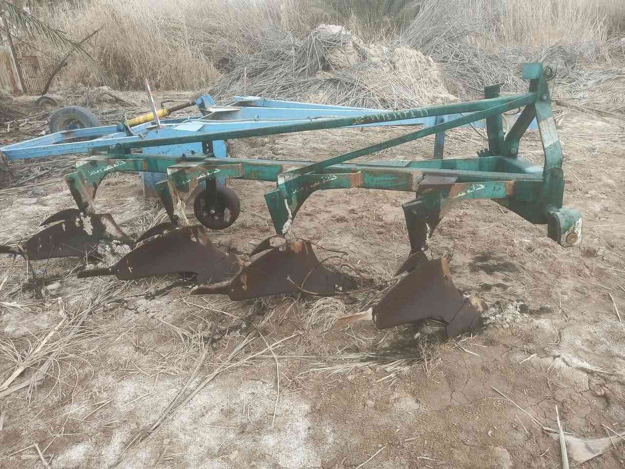 فدان رباعي حجم 16 للبيع ***********
