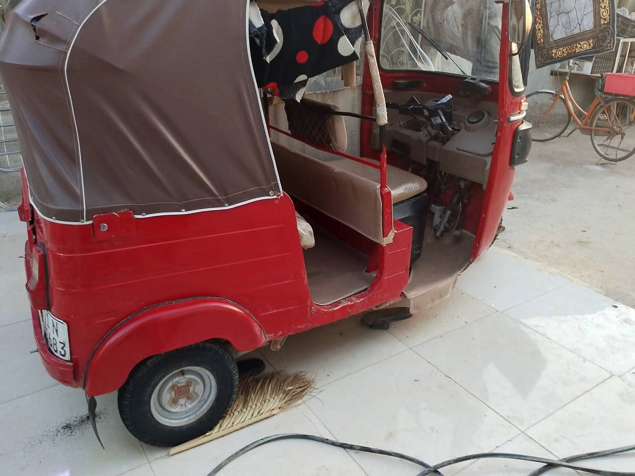 تكتك للبيع 18 شهر 12 رقم انگليزي بغداد ناحية الوحدة ٤٥٠٠ قفل (***********)
