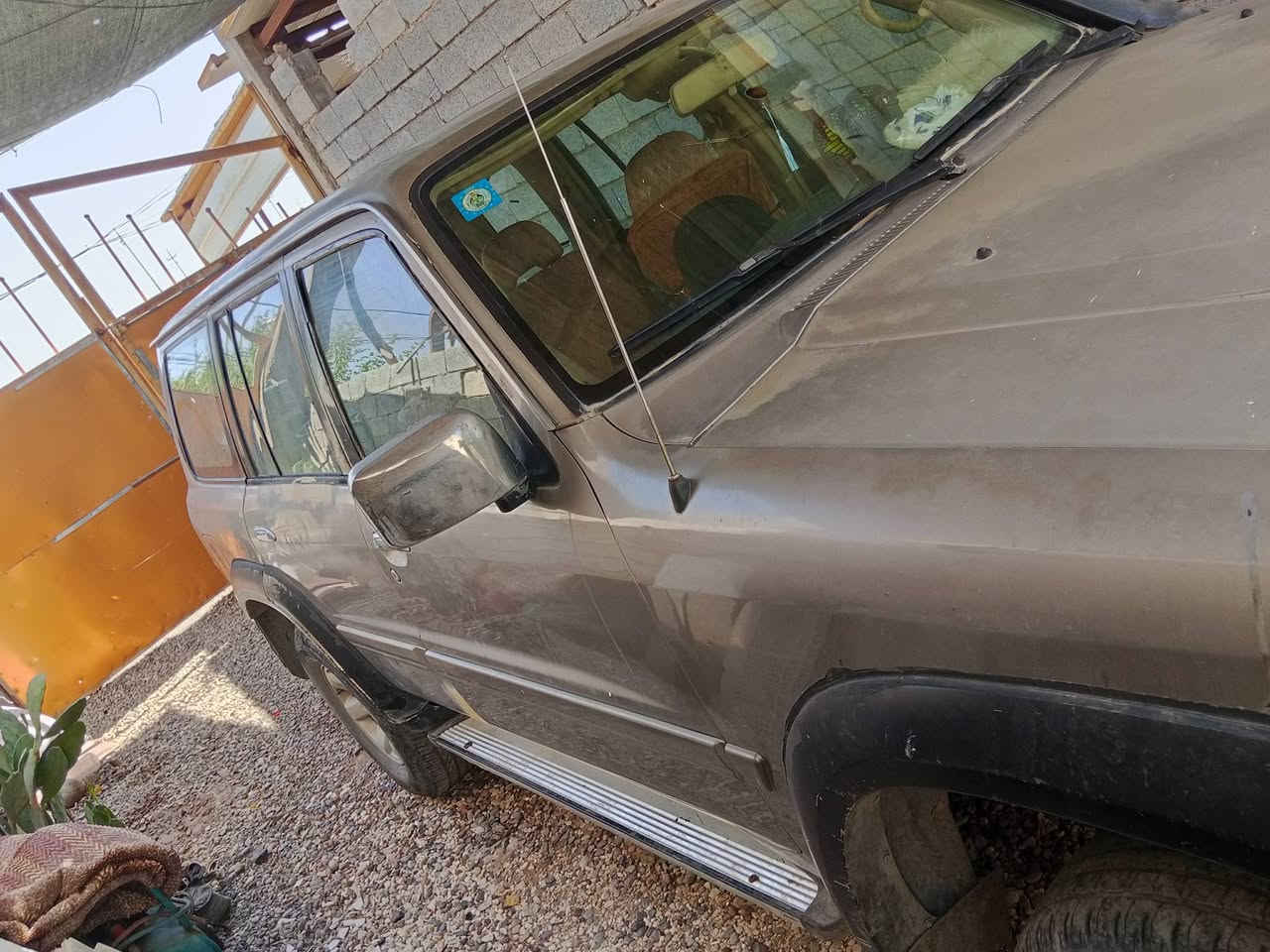 السلام عليكم 
باترول 98 سوبر سفاري رقم بغداد جديد السياره ع البلاد لا ضربه لا صبغ 
بيه بس الكير بي صفنه وعندي كير وياهه ما شديته بعد
***********
***********
