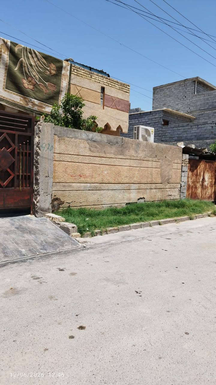 السلام عليكم بيت للبيع 200 متر ركن اربع غرف نوم وستقبال ومطبخ وحولي وصحيات العنوان الحصوه الولى مقابيل جامع البنمر الستفسار ***********
