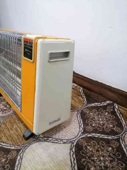 السلام عليكم ورحمة الله وبركاته جبنالكم تحفه فنيه من اندر النوادر صوبه سانيو كهرب شرط الشغل شرط النظافه كامله ما بيها نقص او عيب للبيع السعر خاص مكان موصل يوجد توصيل كافه محافظة العراق وهذا رقمي *********** موجود واتساب علاء هذا الرقم
