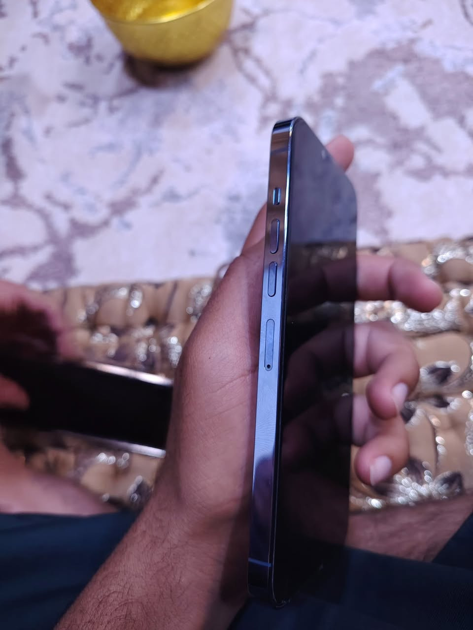 السلام عليكم 
أيفون 13 برو ماكس 
للبيع فقط 
نضيف جدا فقط مرفوع البطاريه 95 مايعبر هوا
اتصل عل رقم وتدلل ***********
