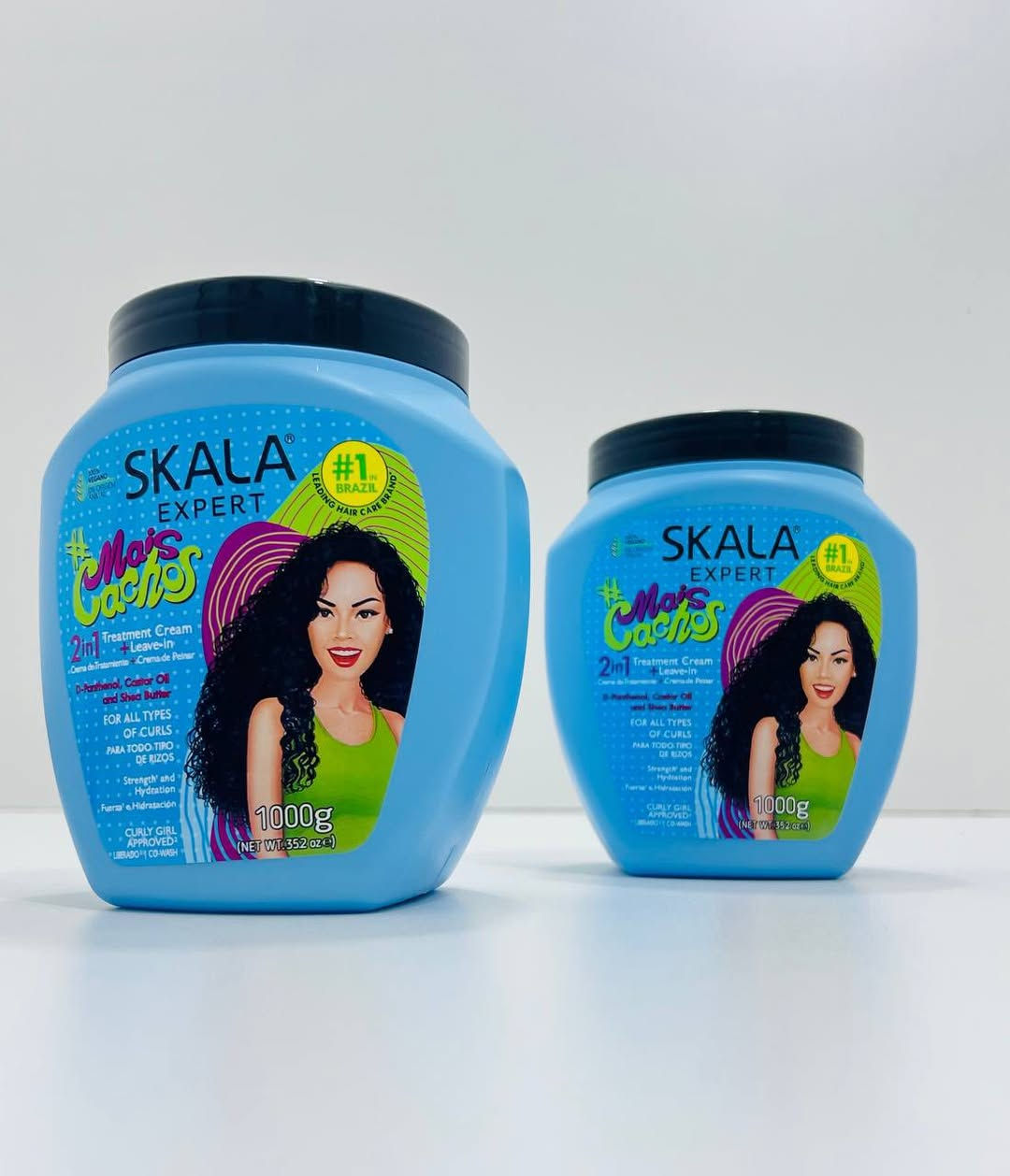 معالج سكالا للشعر المجعد والكيرلي 2×1  Skala Expert Mais Cachos 🌺🍹
معالج ومغذٍ للشعر المجعد والمموج والكيرلي 👩🏻‍🦱يمكن استعماله كـ كريم معالج، Leave-in، أو Co-wash 
يتكون من زيت الخروع  – زبدة الشيا 🧈 – بانثينول 💧
يرطّب ويغذي بعمق 🌺
يفك التشابك ويقوّي البصيلات 💪🏻
يقلل التجعد ويحدد التموجات. 
يمنح لمعانًا ونعومة ✨
تركيبة نباتية 100% 🌱 خالية من السلفات، البارابين، السيليكون والزيوت المعدنية 🚫
1000 غرام 🧴 مناسب لجميع أنواع الشعر الكيرلي (3ABC)


**إذا كنت صاحب هذا الإعلان وتريد حذفه لأي سبب، رجاءا أرسل رسالة إلى الدعم الفني**
