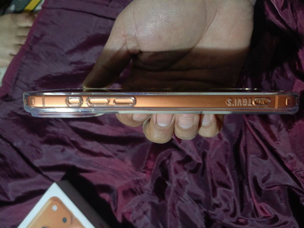 السلام عليكم أيفون ١٧بروماكس للبيع نضافة١٠٠بلمية سعرة مليون و٩٥٠سيمكارت هذا رقمي***********
