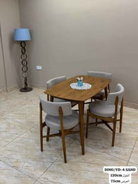 ميز طعام • ٤ كراسي • ماليزي