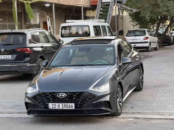 -
سوناتا موديل 2023 فئة لمتدد فول الفول
اعلى فئة بالسوناتا--بدون ايرباك بدون دواخل
ربع البنيد صبغ بيها فقط ليبل واحد كلها
  شنو ابالك بيها مواصفات
اوتو بارك تتقدم وترجع بالريمونت 
رقم اربيل  تحويل وكالة حاضر حجم المحرك 1600تيربو  صاروخ 🚀 
السايره دخول جديد ماشيه (24   الف))
1- بصمة ابواب لمس + تشغيل + صندوق
2- بانوراما ( فتحة سقف ) + بردة سقف كهربائي 
3- دشبول دجتال متغير 3 الوان
4- كشنات كنتارا حضن  
5- كشن كهرباء  2 امامي 
6- كشنات تدفئة تبريد
7- خزن 128 كيكا + ( android auto + apple car play)
8- 4 رادرات امامي وخلفي وجانبي + توقف تلقائي
9- اشاير في المري + نفطة عمياء في المري
10- انارة داخلية مركزيه 13 لون بلادي بيبان ودشبول
11- شاشة الحجم الكبير 12 انج + تحكم عام على السياره
12- سستم صوت BOSE الصوت 12 سماعة و دمام 2
13- لايت امامي 4 عدسات LED بكلايتات لد
14- هاندبريك بصمه + اوتو هولد للتوقف في الازدحامات
15- شاحنة طوارئ شحن سريع
16- منفذ USB امامي خلفي 
17- شفتات في الاستيرن كير ( تبترونك رياضي )
18- نظام المساعده على الاصطفاف
19- نظام الترحيب عنده الاقتراب داخل وخارج السياره
20- ويل سبورت N حجم 19 
21- 4 وضعيات قياده + تغير اللون في الدشبول 
22- نظام تحديد المسار 
23- مثبت سرعه 
24- نظام مستشعرات في الباب من تنفتح الباب تتوقف السياره 
25- تبريد السياره بيانو 
26- كيجات الكتورنية
27- كير 8 نمر دبل گلج
28-  خمس كامرات
السيارة مكانها بغداد الكرخ حي الجهاد الاطباء 
اي استفسار الاتصال على الارقام
 غير متواجد على فيس فقط واتساب
سعرها 198   ورقة  
--
***********  
واتساب او الاتصال عالرقم
