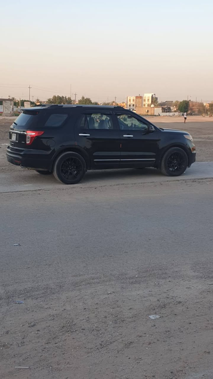 سلام عليكم
فورد اكسبلور 2013
سياره نضيفه ارقام نكليزي هزه جديده سنويه لل 2027
شرط تحويل 
سعر 125 وبيها مجال حك جيه مكان سياره كربلاء 
***********
