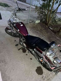 دراجه هارلي محرك 250 للبيع محتاجه  ماكنيت وكتف شحن شغله وطلع وين مايعج...