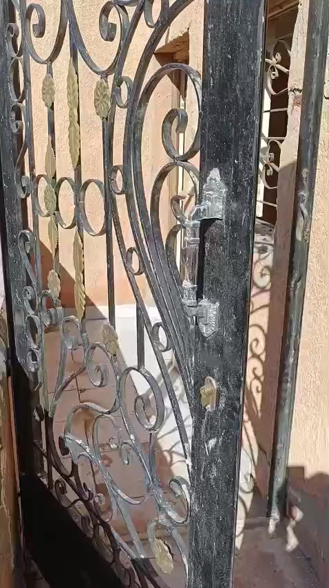 شقه للبيييع
كمبوند هرم سيتي حدائق الاهرام لها حصه في الارض مدفوع وديعه والصيانة وليس عليها أي قسط وتسليم فوري المبني علي دورين اول وثاني فقط شقه دور تاني مساحه 60 م  اتنان غرفه وصاله وحمام ومطبخ وبلكونه مطلوب نهائي 750 الف ت01273413957


**إذا كنت صاحب هذا الإعلان وتريد حذفه لأي سبب، رجاءا أرسل رسالة إلى الدعم الفني**