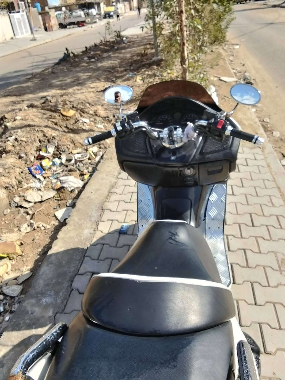 سلام عليكم شباب دراجه فوزه 0 9 نضيفه محرك نضيف صالنصه رياضي سعر مليون و100وبيه مجال حق الجيه الرقم *********** فقط واتساب
