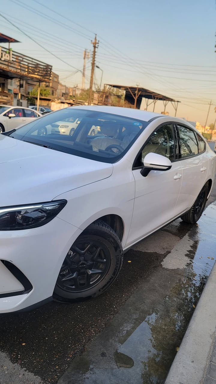 BYD سيل 5
2025 السياره مكفوله كفاله عامه بيهة بس شخط بل دعاميه 
السياره جديده مابيهة اي نقص 
ماشيه /7700
السياره موجوده حي الشباب 
السعر/ 19.700 وبيهة مجال  
الرقم /***********
