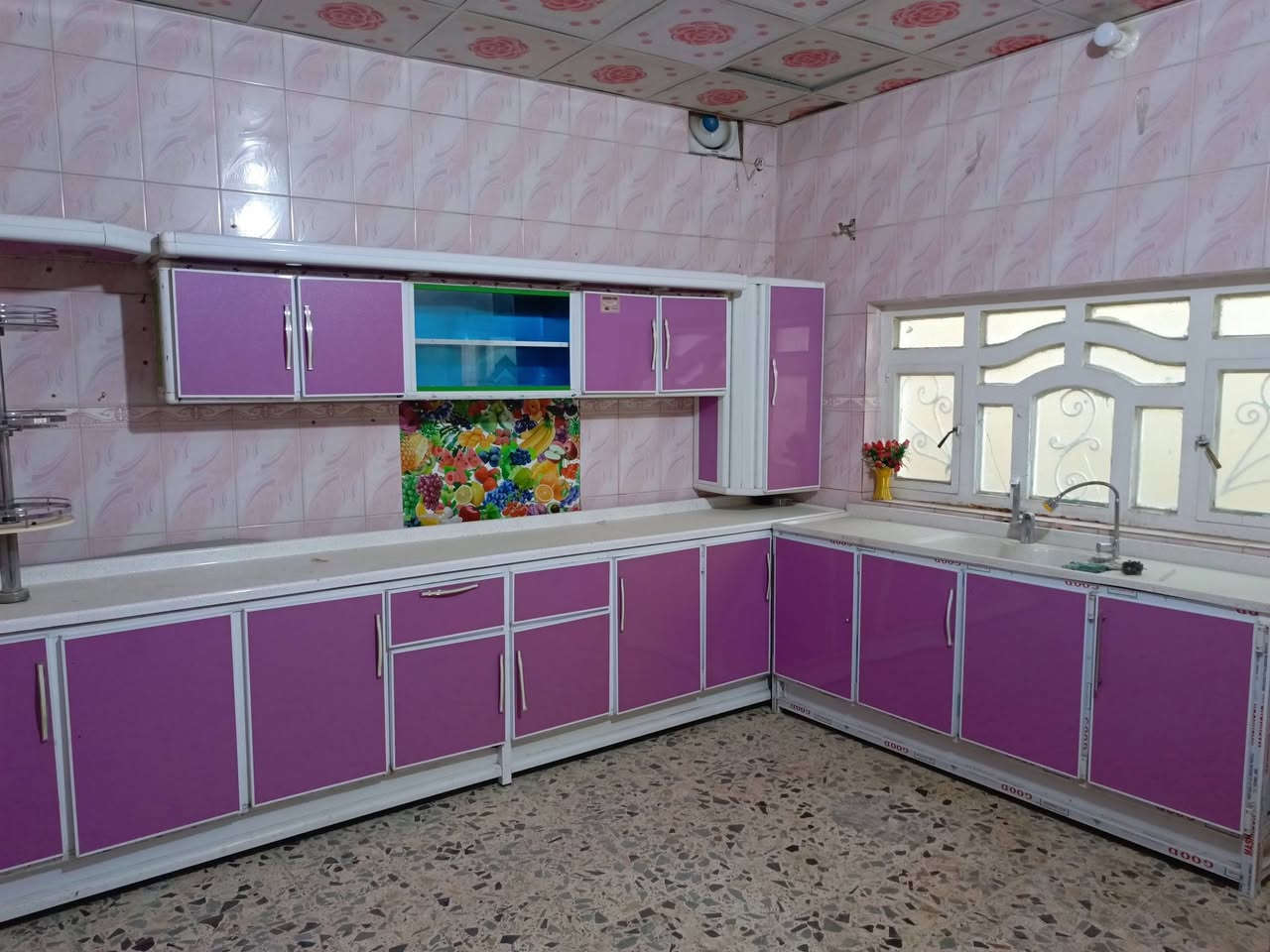 بيت للبيع منطقة دؤر الشؤون قرب سدة الكوت المساحة 200م***********
