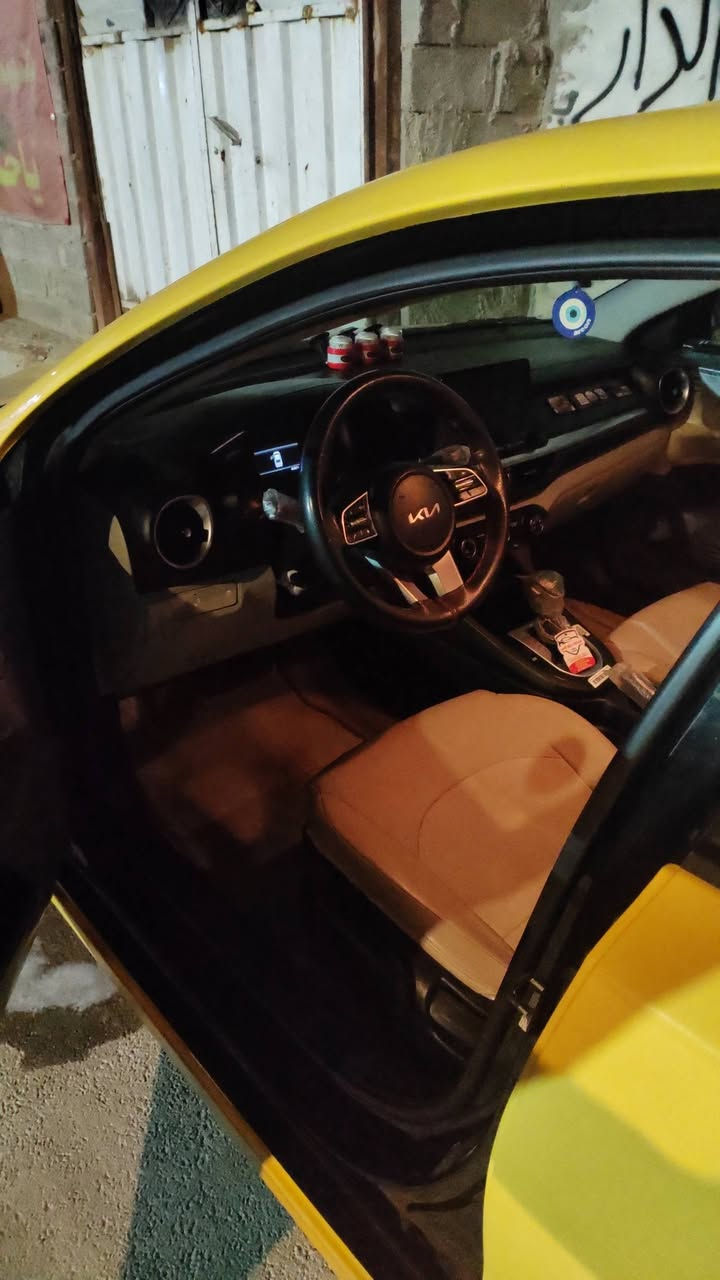 سلام عليكم فورتي موديل ٢٠٢٣وارد امريكي ماشيه ٤٢اليبل واحد بدون تبديل حادثه منشور هيئه غرامات مصفره  رقم هاتف *********** مكاني العبيدي سعر ١٧٠
