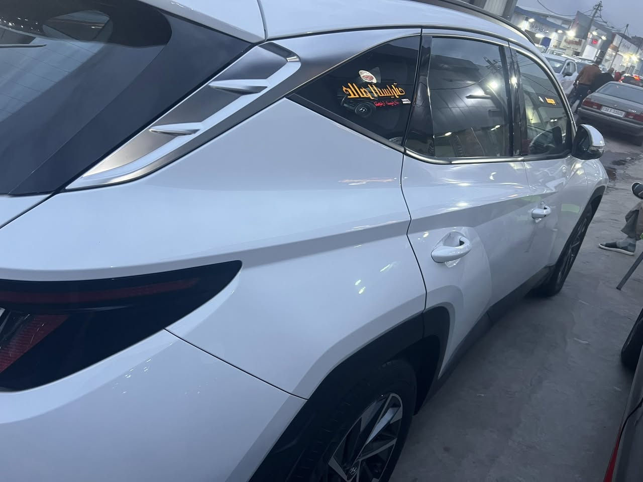 توسان ٢٤مكفوله ماشيه ٤٣بيها بارد قليل باب لعكس السايق خلفي
سعر ٢٢٠وبيها مجال بسيط 
المكان بغداد الإعلام 

اني مكلف بنشر ‭٠٧٧٧ ٣٤٤ ٨٨٦٨‬
