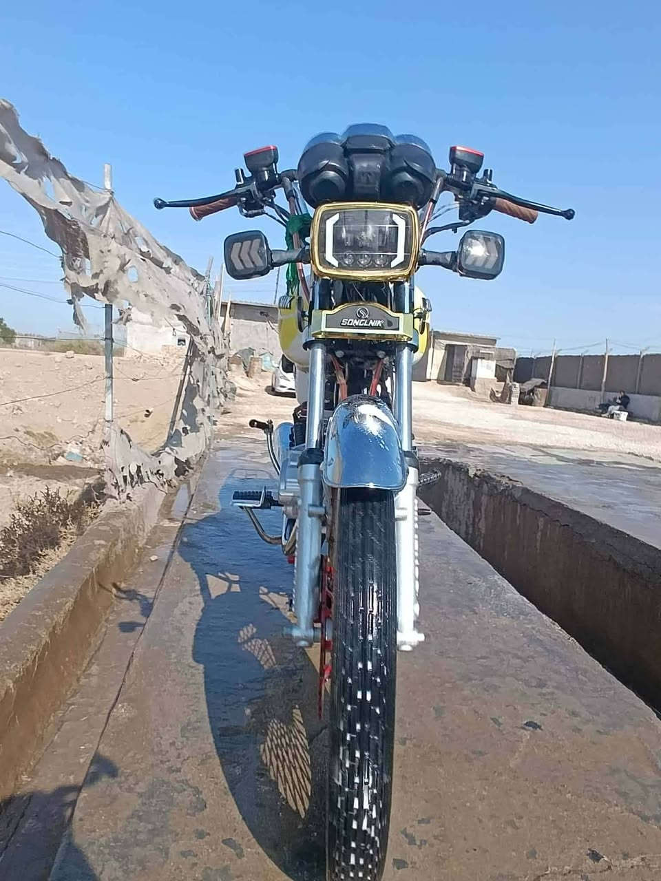 سلام عليكم دراجه تايكر البيع موديل 25 دراجه  مكينه مامفتوحه كهربايات كامله درجه مال جناي سعره 600.

***********
