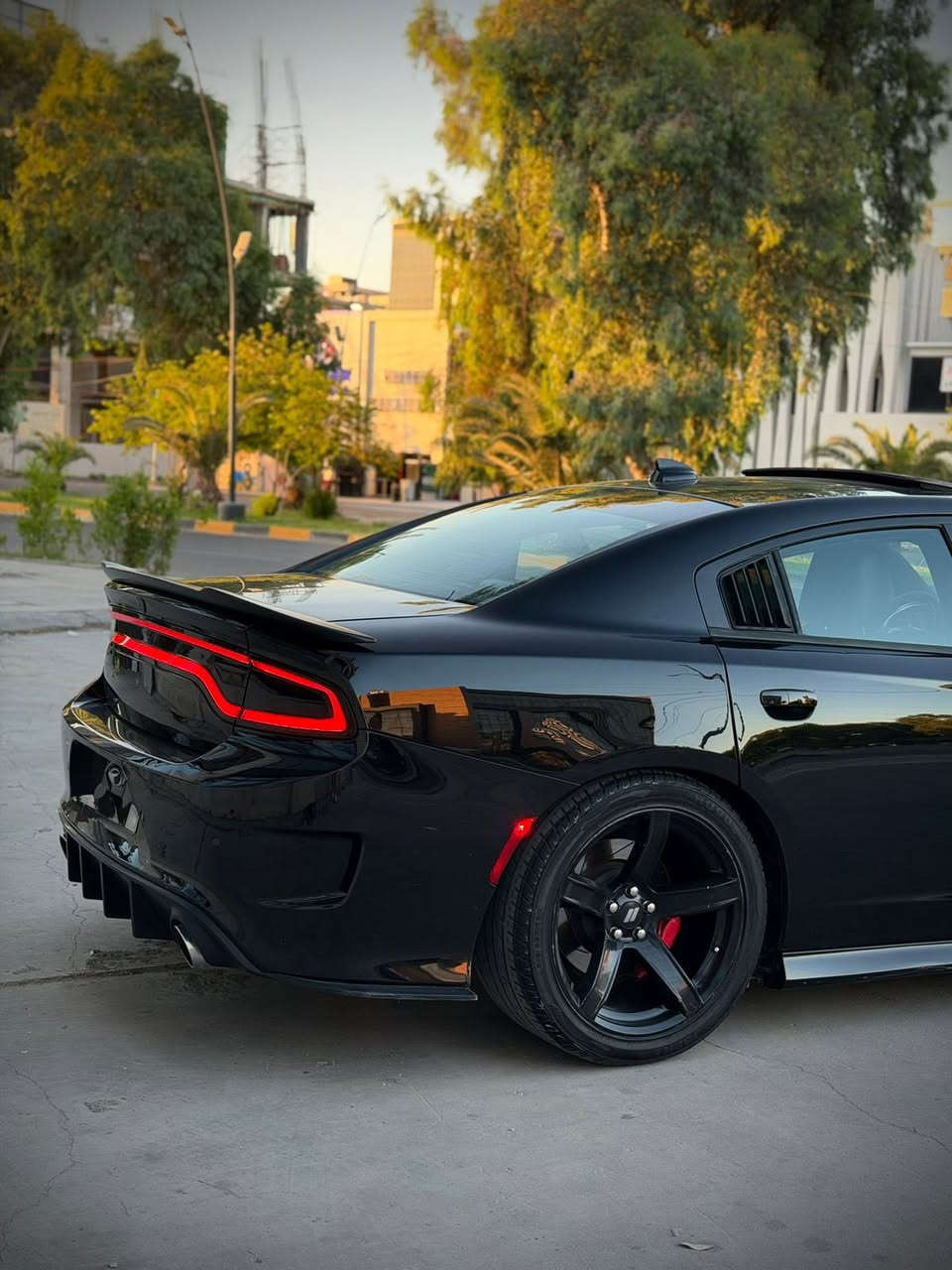 السلام عليكم للبيع جارجر سكات باك srt موديل 2020 محرك 6.4l  ماشية 41  mi فول مواصفات سلايد كشنات تدفئة تبريد خزن ميموري وباقي المواصفات كلها 
السيارة بيها صبغ بنيد فقط ايرباك سستم 
السعر 208 وبيها مجال بسيط
بغداد الدورة حي الصحة
للاستفسار اكثر ***********
