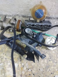 من رخصت صاحب الكروب المحترم عدي هذن الأغراض للبيع قيم وخذ بس موكسر وها...