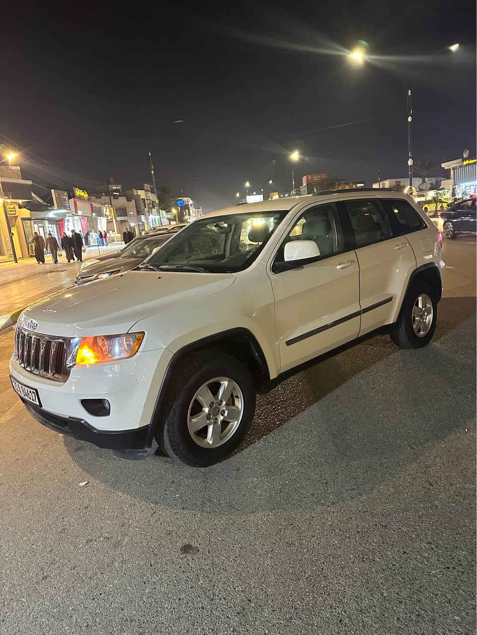 السلام عليكم جيب لاريدو للبيع 
موديل 2011 كلين تايتل حتى دعاميات 
محرك وكير تبريد تذفئه شرط رقم سنوية جديد
داخل رصاصي كشن كهربائي تحكمات استيرن شاشة وكاميرا 
ماشية 92 الف ميل حقيقي كوبون بنزين بيها سيارة لاصبغ ولاتعديل مابيها شخط واحد بي فقط مكان كركوك سعر 175 
وبيها محال للطيبين رقم الهاتف *********** كركوك, العراق
