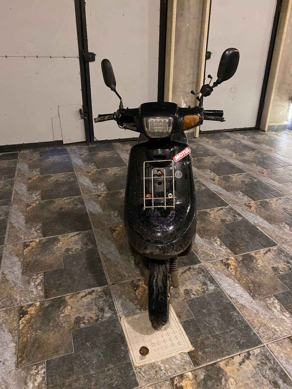 ماطور بوتين شرط ما مفتوح دراجه نضيفه وياله رياضيات ماخذ لزوج ب ٧٥ دراجه نضيفه ونشطه سعر دراجه 350  وبيه مجال 
***********
