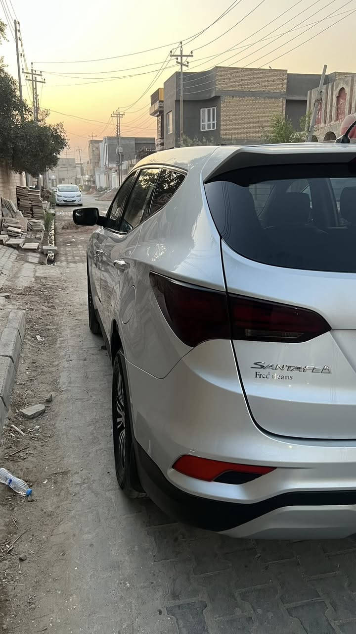 للبيع سنتافيا 2018    محرك 2400 gdi وارد  ارمريكي ضربتها جاملغ  ماشية 70  ميل كشنات جلد و تخم تاير جديد نضافة فول  السعر مقبول للشراي  العنوان السماوة واتساب ***********
