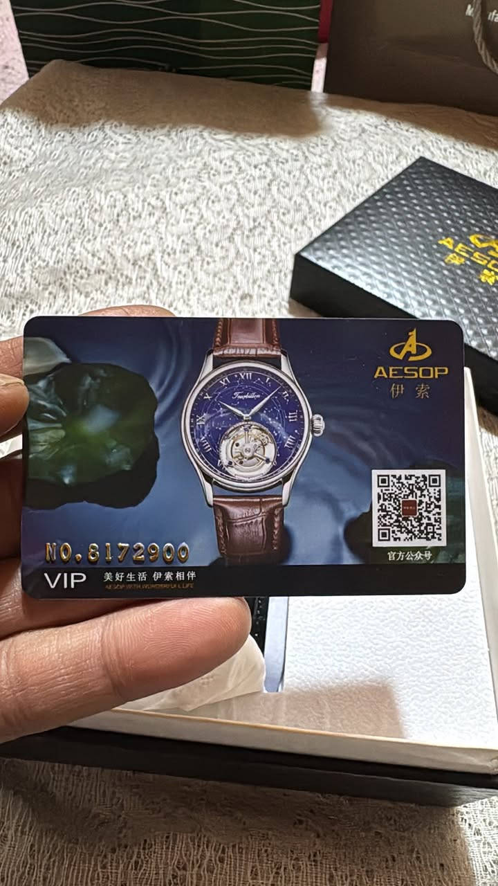 السلام عليكم اخواني الاعزاء ساعه الماركه العالميه ايسوب توربيون فقط كم قطعه بالعراق سعرها بالوكاله مليون 156الف وينصاف لها اجورالشحن 88الف واني ارخص من الوكيل بسعر 500الف ساعه لوك شمع الاتصال واتساب ***********
