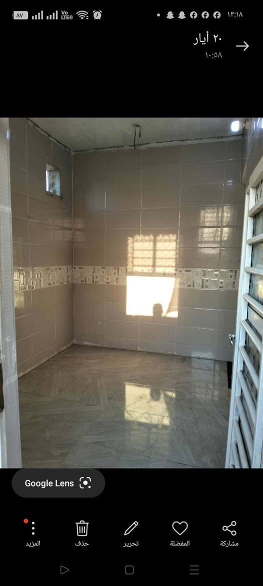 بيت للبيع مساحه 100متر مربع ركن ع شارعين
يحتوي غرفتين نوم وصاله ومطبخ واستقبال وحمام داخلي وتواليت خارجي سراميك بناء حديث 
للستفسار تواصل ع رقم ***********
