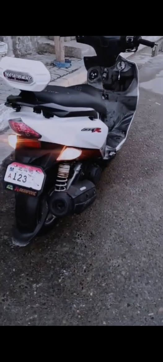 سلام عليكم شباب دراجه جي تي ار مقفوله كفاله كهربائيات كلها شغاله نظافه فول سعر850 مكاني بغداد *********** بيها كاميرا
