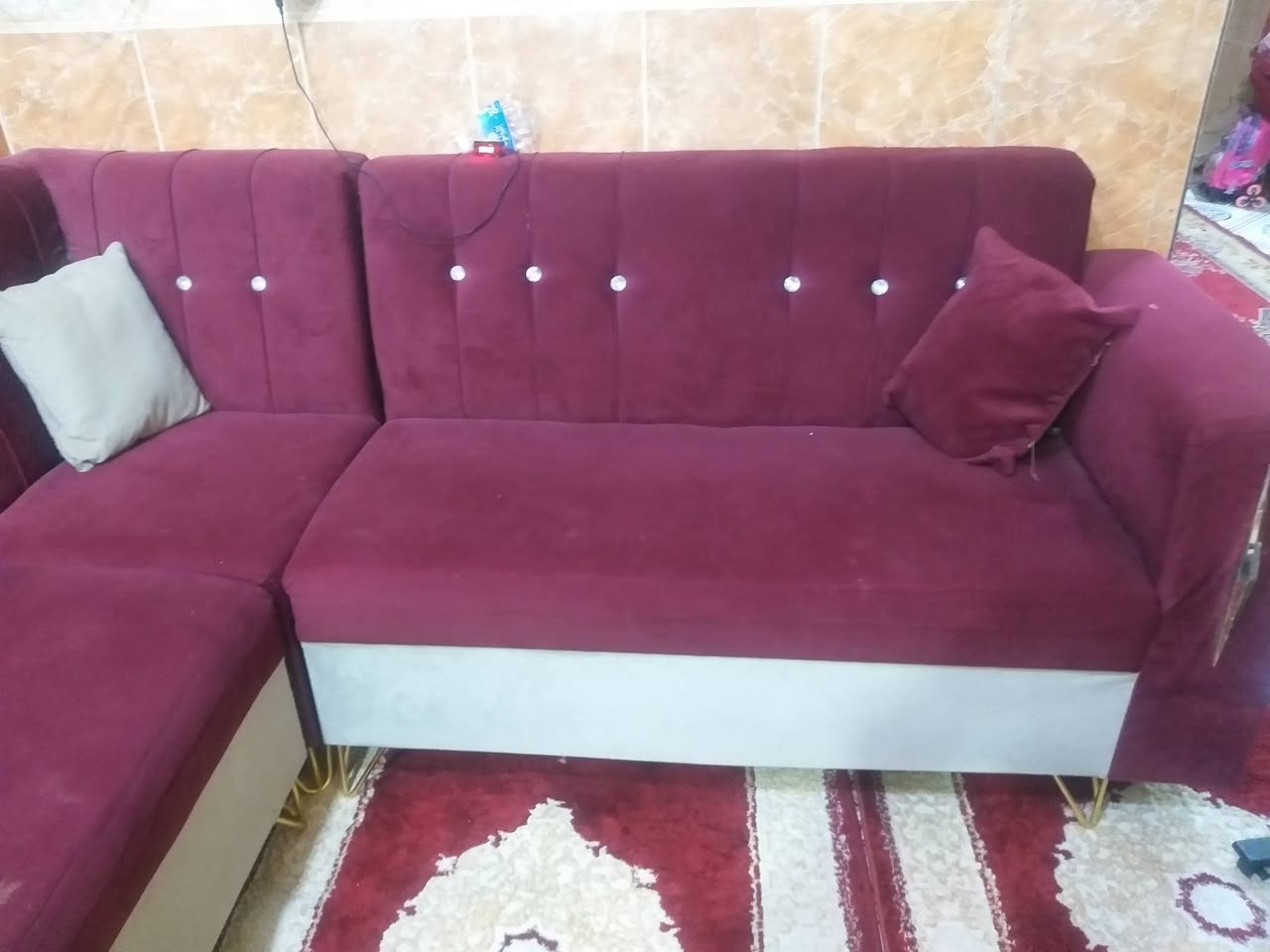 سلام عليكم  مكلف بالنشر تخم ١٤متر يكفي استقبال وهول مثل ما واضح بل تصوير واكو بعد قنفات هواي ما مصورهن تفاصيل اكثر على الرقم ***********
