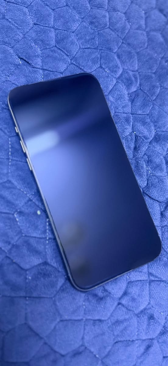 آيفون 15 برو ماكس ضمان ماستر مكفول استخدام شخصي وتر بروف تيتانيوم لون سلفرذاكره 256مكفول من الشخط والخدش والفتح ع الفحص مع الضمان 
ملحقات كامله أصليات وياه مع 5 كفرات هديه 
السعر مليون و 150 ألف ***********
