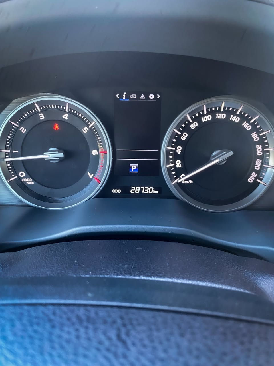 🔥 للبيع | تويوتا لاندكروزر GXR وارد الفطيم 2021 🔥
🖤 لون أسود ملكي | وارد خليجي أصلي | بحالة الوكالة

🚘 الموديل: 2021
🚘 الفئة: GXR
🚘 الوارد: الفطيم (مواصفات خليجية)
🚘 المحرك: V8
🚘 ناقل الحركة: أوتوماتيك
🚘 الدفع: رباعي دائم (4X4)
🚘 الممشى: 28,000 كم فقط (ممشى حقيقي)

✨ السيارة بحالة الوكالة ومخزّنة، استخدام خفيف جداً
✨ كل شيء أصلي وكالة حتى الإطارات (بلادي وكالة)
✨ السيارة مكفولة كفالة عامة
✨ مغلفة بالكامل PPF نوع فاخر لحماية الصبغ، بكلفة 1,800 دولار
✨ نظافة استثنائية وجاهزة للفحص بأي مكان

🔢 رقم بغداد مميز  .

📞 للاستفسار والتواصل : ***********
