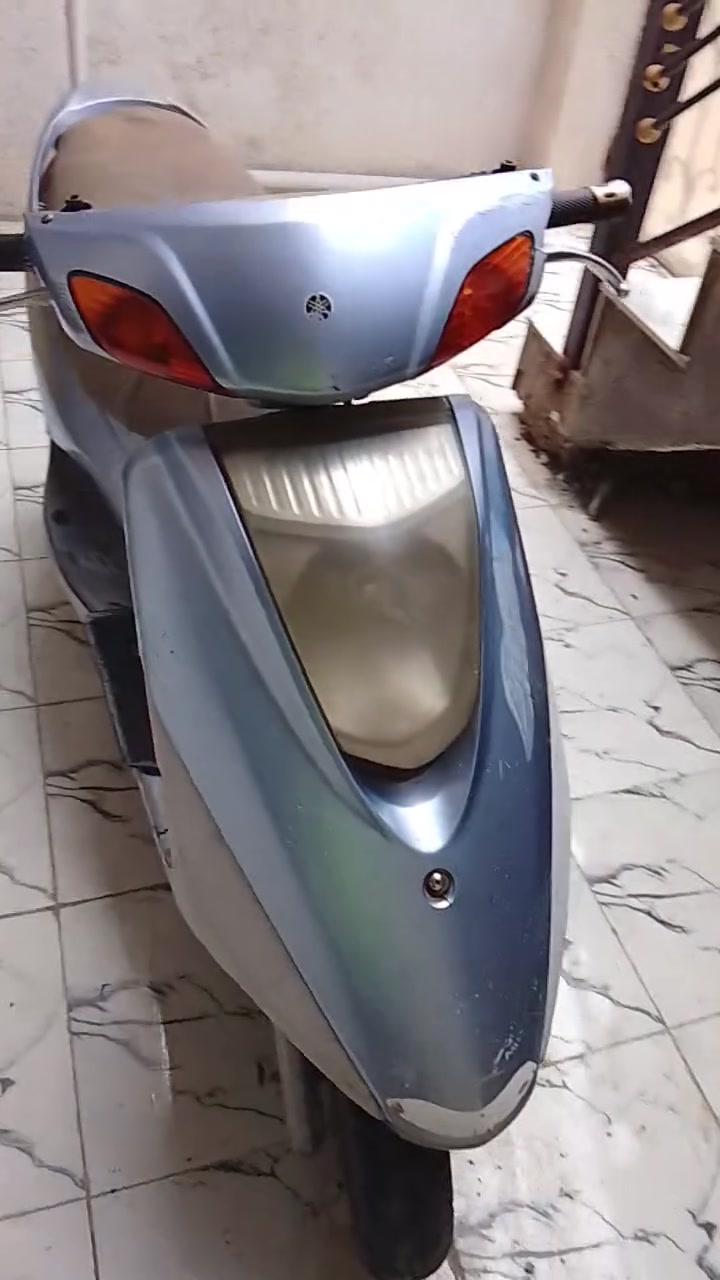 سلام عليكم دراجه بريز فحل ملحا كله ملحا دراجه مال صاحبي سافر وبقاها بلبيت وماعدهم احد يسوق دراجه كله بلادي شلعته شك الكاع حلوه شغال دشبول بازين سرعا يرادله قمجي هورن يشاير سلف لايت عالي ناصي قفل جنطه قفل ستيرن قفل بصمه كلشي شغال بكانه شعب ***********
