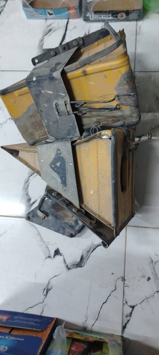 السلام عليكم للبيع اصليات السعر خاص ***********
