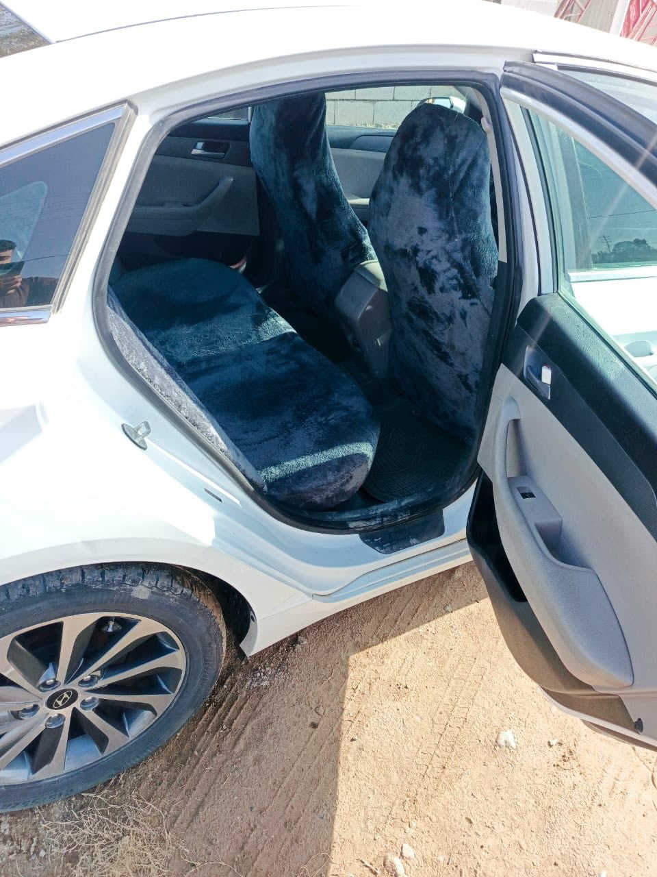 السلام عليكم 
سوناتا موديل 2016
رقم اربيل دولي باسمي 
محرك 2400
قطعتين صبغ بدون داخل 
كير محرك شرط صدر تخم تاير جديد 
السياره فول عدا سلايت مكان سياره تكريت الاستفسار الاتصال على الرقم ***********
