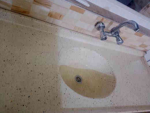 كاونتر للبيع مع السنك السعر ١٠٠ الف وبي مجال بسيط لتواصل *********** كركوك
