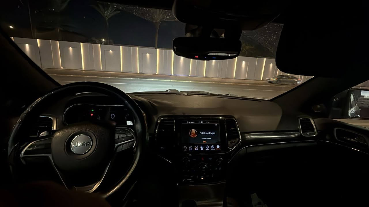 سلام عليكم جيب 19 لمتد(بلاس) فول الفول 
الضرر بنيد وربع الجاملغ  وبالعراق طخه كلش صغيره بالباب وصبغتها على كدها والشاصي اليمنه بي خصره كلش صغيره بدون صبغ ومعجون نهائيا  لغود مابيه شي ابدا وكلشي امبين بالتقرير 
مكينة امبدل بساتم مال 14 
بنورما
وقوف ذاتي
تدفئه تبريد كشنات 
ماوس انظمة قيادة
جنطة كهرباء
ستيرين كهرباء
كشنات خزين ميموري
فور ويل 
زرع لدات منظومة كاملة 
وبعد هوايه مواصفات
للتوضيح تخم تاير قبل اسبوع مع بطارية جدد
مكان السيارة الخضراء 
265 وبيها مجال
الهاتف ( ***********)
