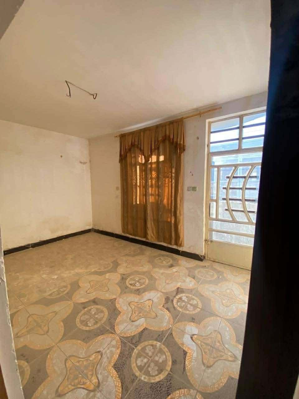 اللهم صلِّ على محمد وآل محمد 🤍

للبيع بيت سكني جاهز
📍 الموقع: منطقة الانتصار – مقابل مجمع الأبرار السكني
قريب من جامع وحسينية الإمام الرضا (ع)

تفاصيل البيت:
 المساحة: 50 متر
 الواجهة: 5 متر
 النزال: 10 متر
 الأساس والأضلاع خاص بالبيت فقط (غير مشترك)

التقسيم:
 الطابق الأرضي:
 استقبال
      مطبخ مفتوح على الحولي
 منور
 حمام
 صحيات داخلية وخارجية
 الطابق الثاني:
 غرفتان نوم
 بيتونة كاملة

🏠 البيت جاهز للسكن
💰 السعر: 55

📞 للاستفسار: ***********
🏢 مكتب الصادق للعقار – الانتصار، بداية شارع 25
