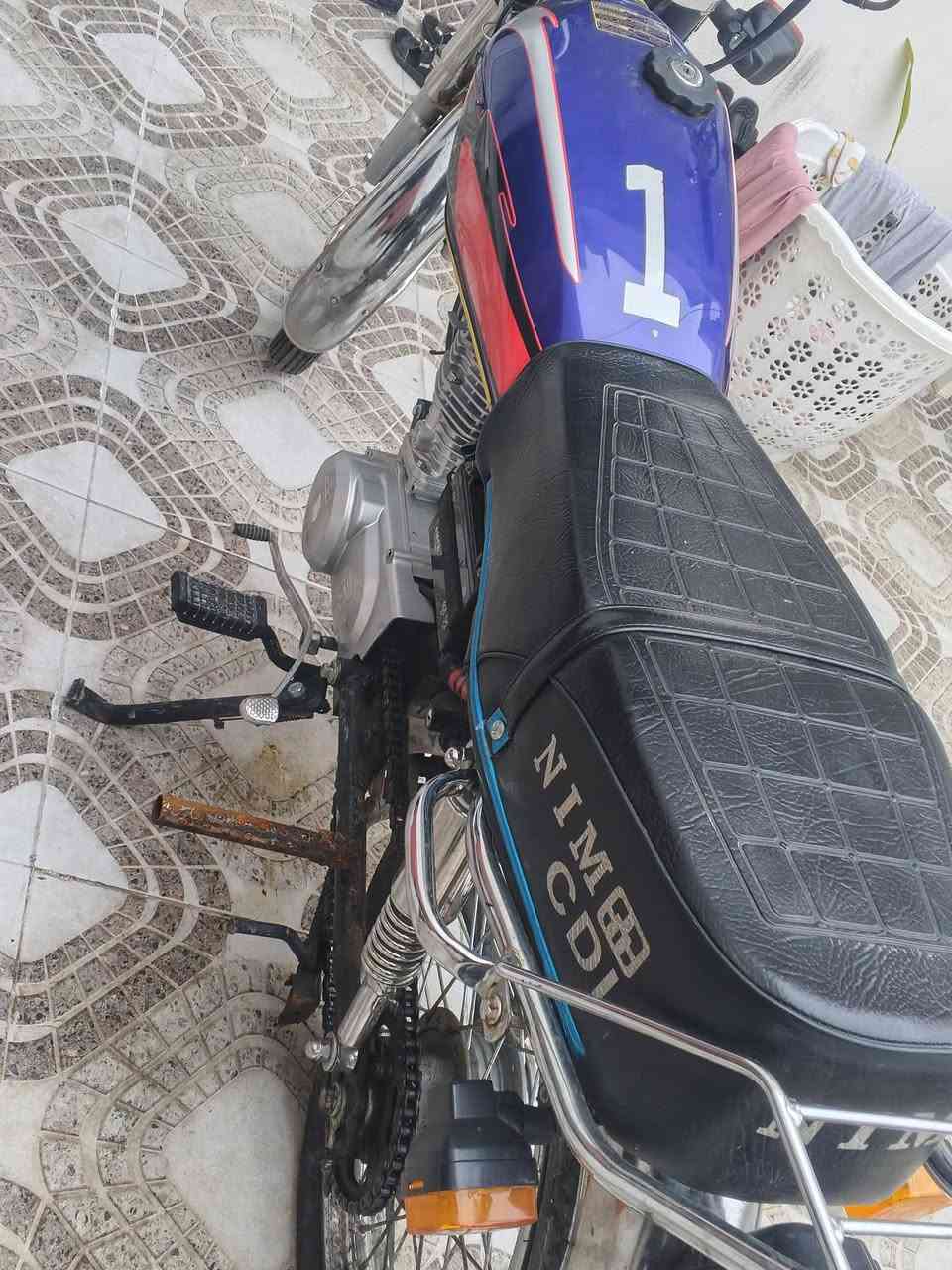 دراجه للبيع موديل 25 محرك قايم صوت جرام شفت صاير بيها اوراق موجود السعر 400 في مجال ‏‏‪***********‬‏
