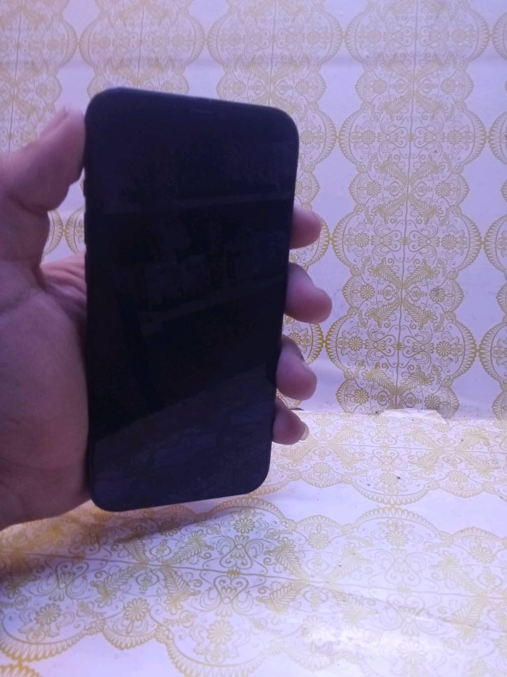 جهاز شاصيه كلش نضيف فقط ضهر مفطر والشاشه مبدله فقط جهاز خير من الله ولل امانه اعتازيت واريد ابيعه 

