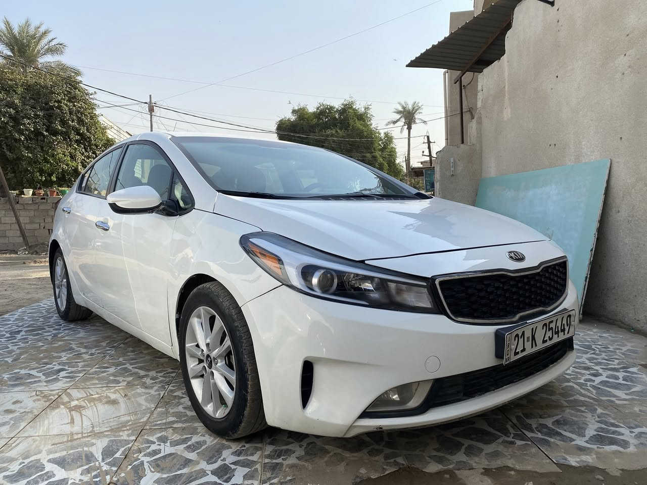 فورتي موديل 2018
مكينه 2000 دوش 
كير ATM 
نص مواصفات عاديه تحكم ستيرن ثلاث انظمه قياده 
مبدللها شاشه وكامره دواره 
بچمها كبس حادث السياره من امريكا جانبي ومرفقه بالمنشور 
رقمها سليمانيه وسنويه جديده منافذه 
عنواني بغداد الدوره المهديه الاولى 
***********
