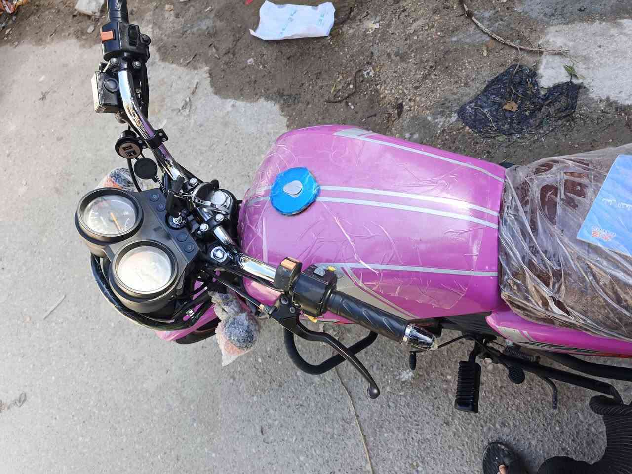 سلام عليكم دايون نفخ مديل 2023 طالعه 2024 بشهر 6 يعني زيرو الله شاهد مكفوله من كلشي شرط الفحص اوراق اصوليه بسمي تحويل وين مايعجبك سعر مليون 600 كربلاء ***********
