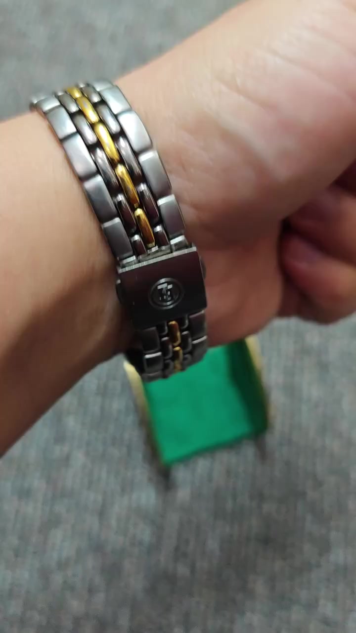 سلام علیكم. 
ساعه ستزن تیتانیوم یابانی اصلی للبیع. قطر 33 قشطه سلیم. باتری مكینه 7 احجار. قطعه جدا جمیله و نازكه. نضیف و شغال مضبوط. سعر 75 الف.


**إذا كنت صاحب هذا الإعلان وتريد حذفه لأي سبب، رجاءا أرسل رسالة إلى الدعم الفني**