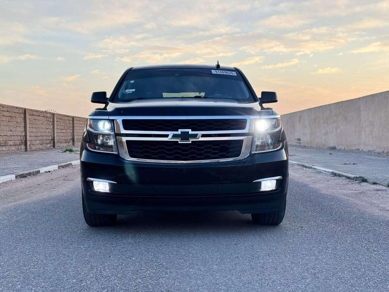 دخول جديد بكتاب ضباط
تحويل ثاني يوم 

🔹 شيفروليه تاهو LT موديل 2016
🔹 محرك V8 سعة 5.3 لتر (قوي واعتمادي)
🔹 دفع رباعي 4WD
🔹 قير أوتوماتيك 6 سرعات
🔹 الممشى: 199 ألف ميل

⸻

✨ المواصفات:
• نظام دفع رباعي 4WD
• فتحة سقف ☀️
• شاشة وسطية مع نظام MyLink
• كاميرا خلفية
• حساسات أمامية وخلفية
• تشغيل بصمة (زر)
• مقاعد جلد فخمة
• تحكم كهربائي بالمقاعد
• تبريد وتدفئة للمقاعد
• نظام تثبيت سرعة
• تحكم كامل بالمقود (ستيرن)
• نظام صوتي عالي الجودة
• مكيف أمامي وخلفي منفصل
• فتحات تكييف خلفية
• ويل قياس 22 ألمنيوم
• إضاءة LED
• نظام مانع انزلاق
• وسائد هوائية متعددة

رقم الشاصي ؛ 1GNSKBKC8GR122172

⸻

🔧 حالة السيارة:
• كفالة ✔️
• بدون أي حادث ✔️
• دخول جديد ✔️
• كتاب ضباط ✔️
• محرك وجير بحالة ممتازة

⸻

💰 السعر: 33,000$
📍 الموقع: البصرة

للاستفسار

الاتصال 
***********
***********
