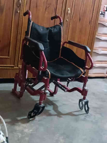 شاصي مع الرجلين ملاته ب 55 موجود توصيل جميع المحافظات العراقية الاتصال ***********
