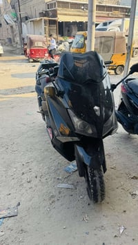 للبيع.  تي ماكس 2014 دراجه حلوه وجديده كهربائيات كلها شغاله تايرات جدد...