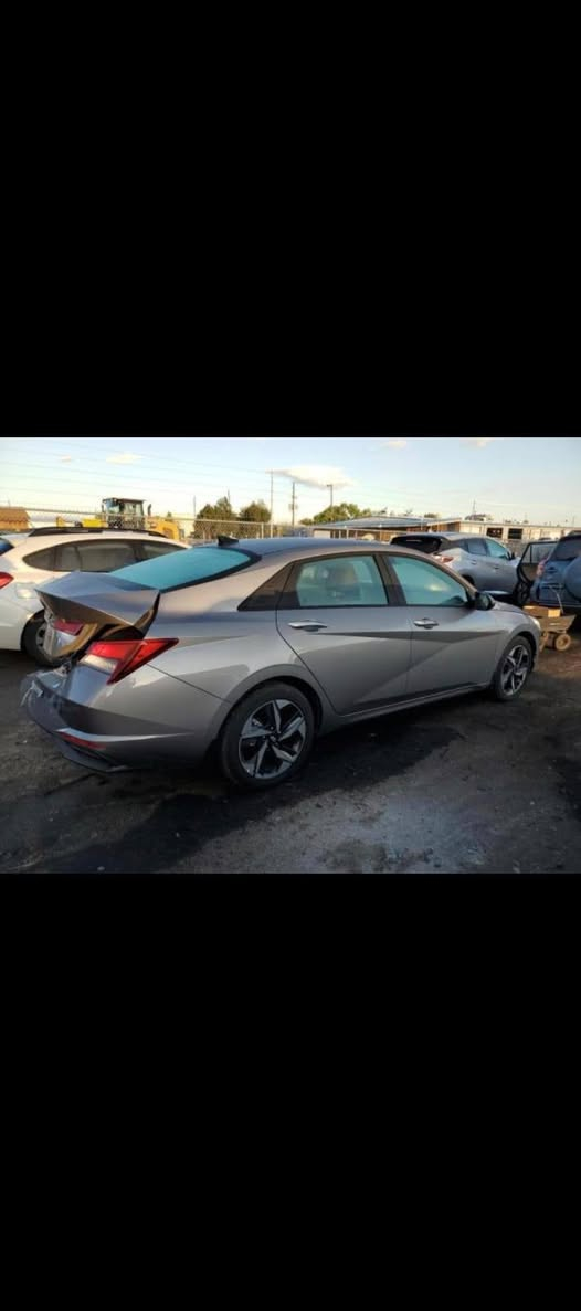 سلام عليكم البيع انتراء موديل 2023 1.بصمه 2سايد بريك بصمه 3 محرك 2000ماشيه 120كم سياره فول مواصفات عده الفتحه  العنوان نجف  *********** واتساب السعر خاص ول شراي بي خيرر ويدلل
